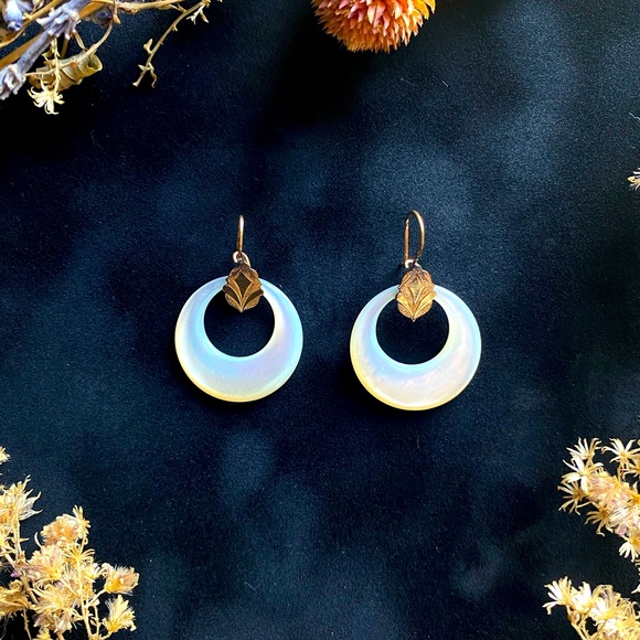 💔SOLD💔Victorian Jewelry Antique gold filled Mother of Pearl dangle earrings - Picture 1 of 12